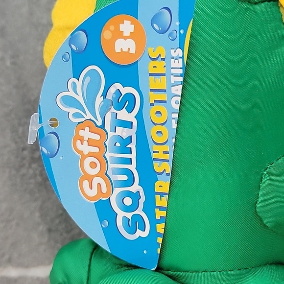 SOFT WATER SQUIRTER - Picture 2 of 5